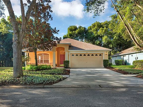 3rd image of 707 Valencia Woods Ct
