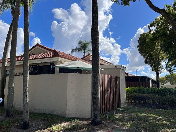 2nd image of 6010 NW 172nd Ln #24-8