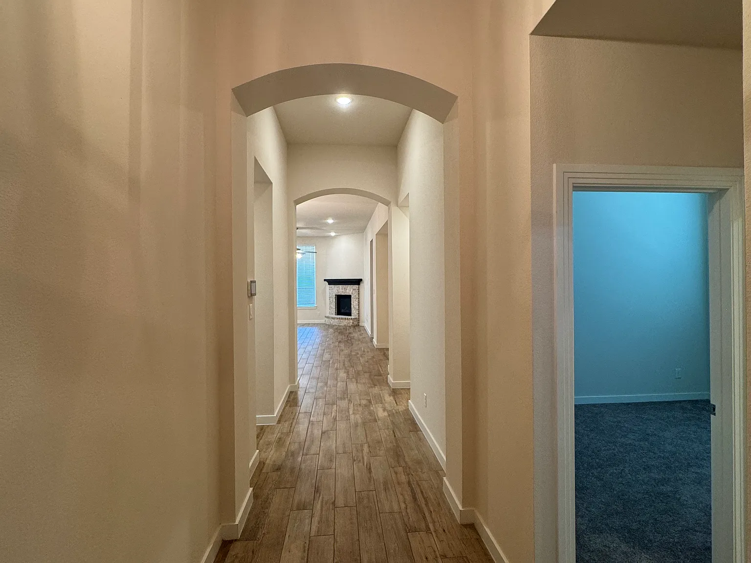 4 bed, 2256 sqft, $2,750 — Photo 2