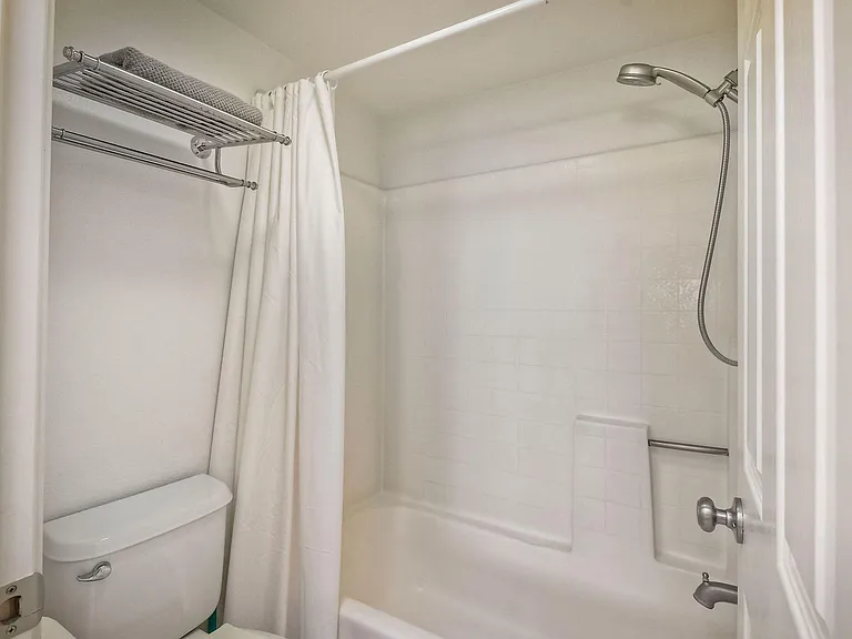 501 N Pacific St #10 — Photo 32
