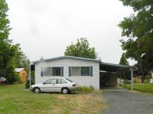 1782 Hamilton Ln, Grants Pass, OR 97527