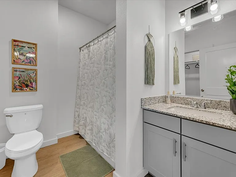 818 S Morningside Dr #411 — Photo 25