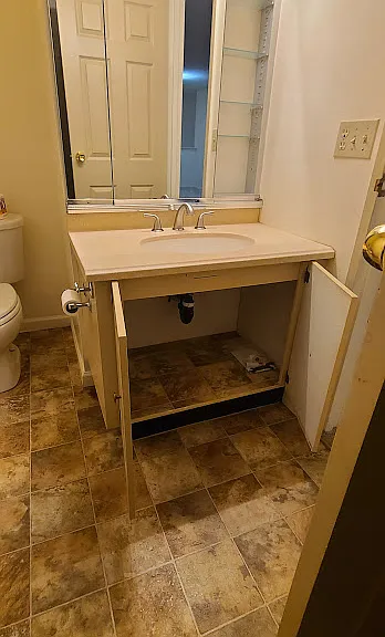 1015 Village Round — Photo 11