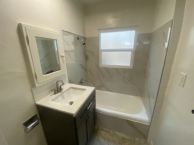 2338 N Cahuenga Blvd — Photo 20