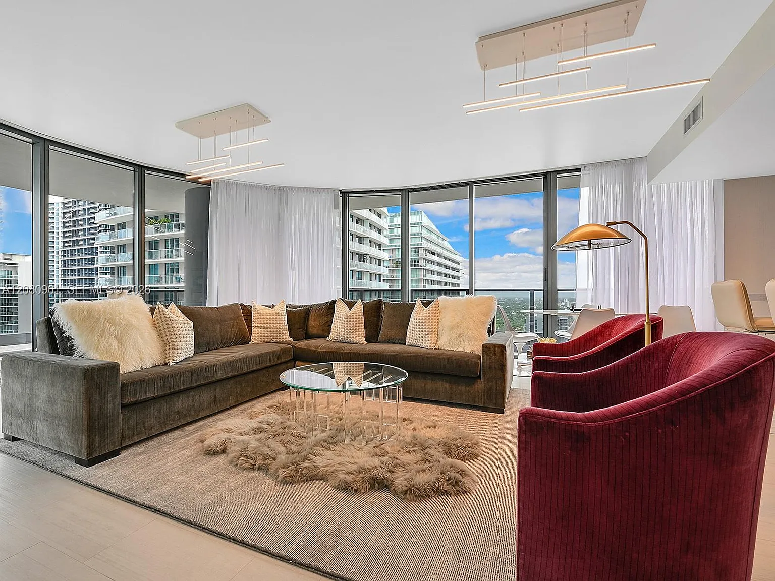 Brickell Flatiron Condo — Photo 2