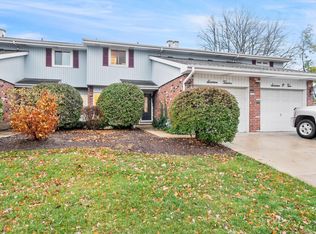 1612 Coloma Pl, Wheaton, IL 60189
