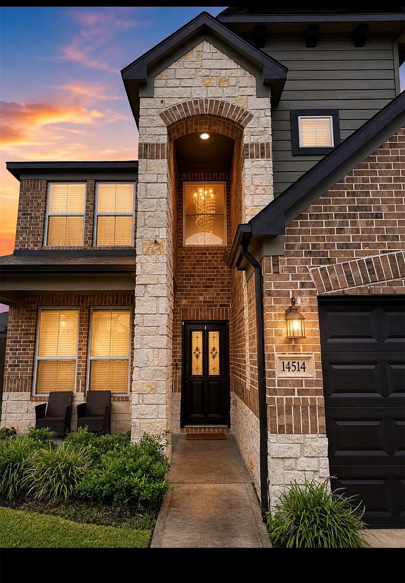 4 bed, 2.5 bath, 3179 sqft, $3,100 — Photo 1