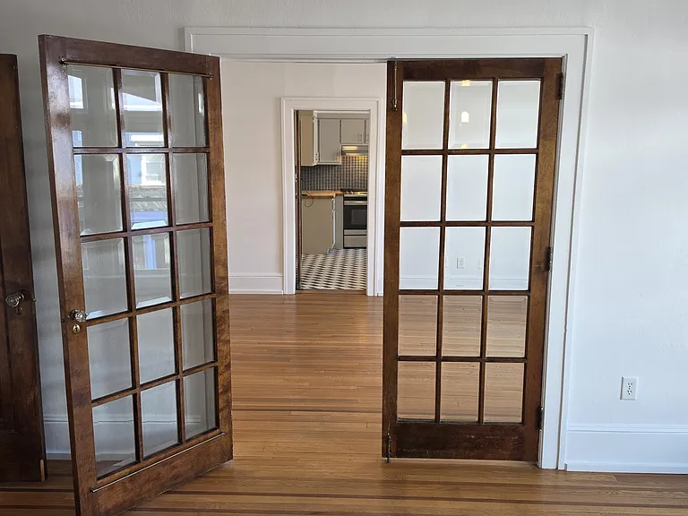 54 N Front St #A — Photo 8