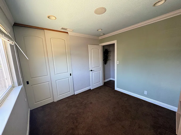 Guest bedroom 1