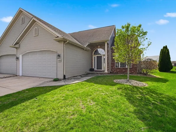 2884 Benson Ln, Normal, IL 61761