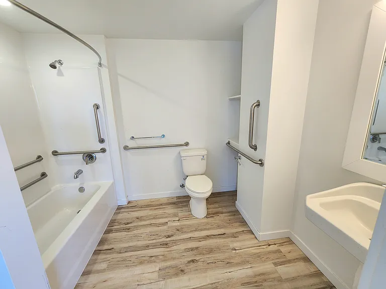 Russo Apartments — Photo 45