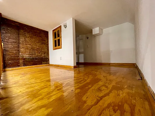 Rented by Building Equity Real Estate LLC | media 21