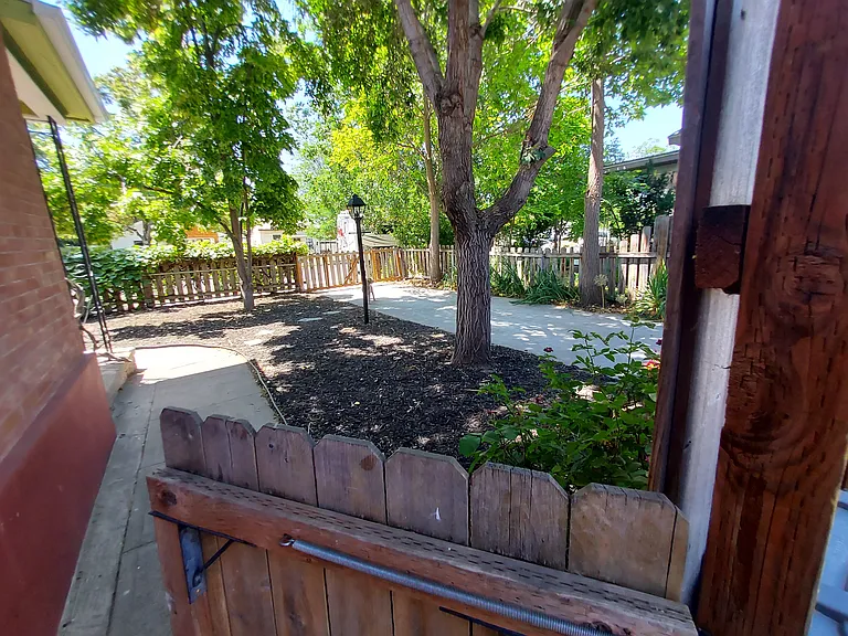 377 E Coatsville Ave — Photo 32