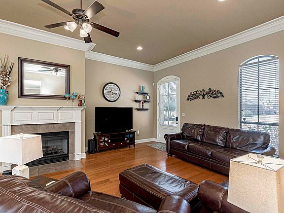 5th image of 13230 Oak Knoll Dr