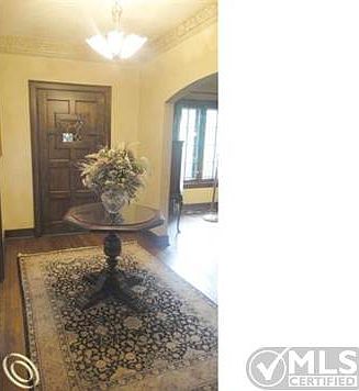 Foyer.JPG