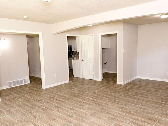 5th image of 11320 Dumbarton Dr #1