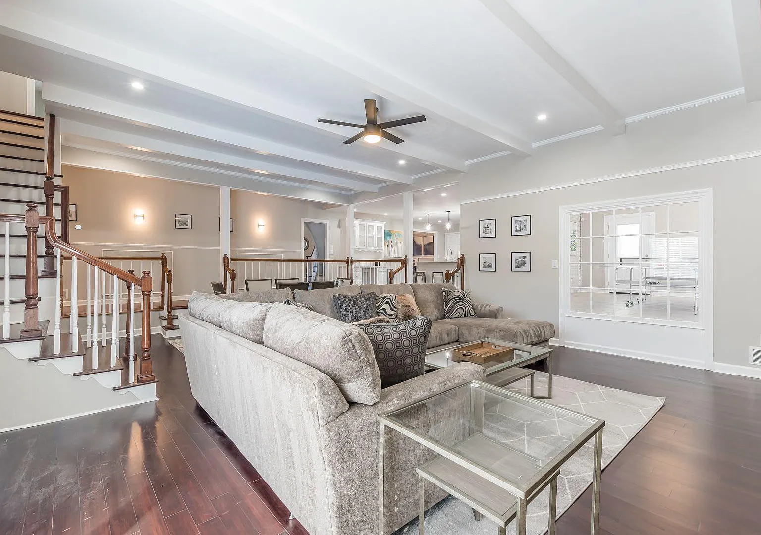 5 bed, 5200 sqft, $11,000 — Photo 2