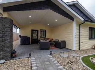 730 Seabird Dr SW, Bandon, OR 97411