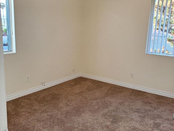 5th image of 1001 Decker St #13