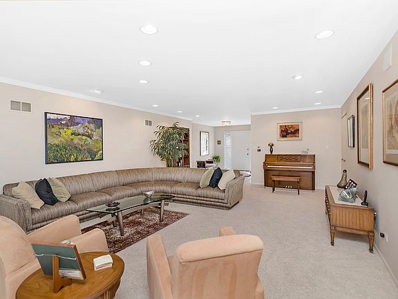 5th image of 4511 Lindenwood Ln