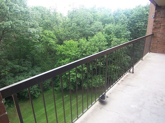 3rd image of 6050 Lake Bluff Dr Unit 502