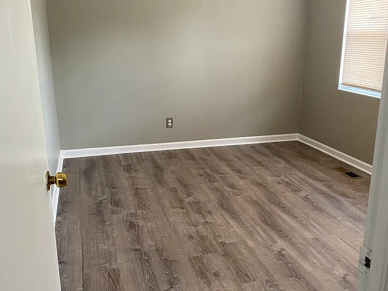 2044 Lenoa Ln — Photo 13