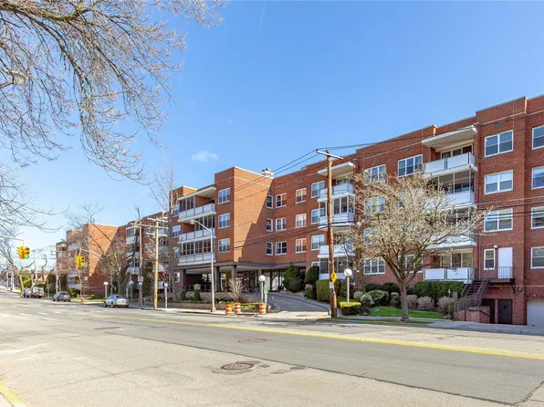 1 Kensington #PH 17, Great Neck, NY 11021