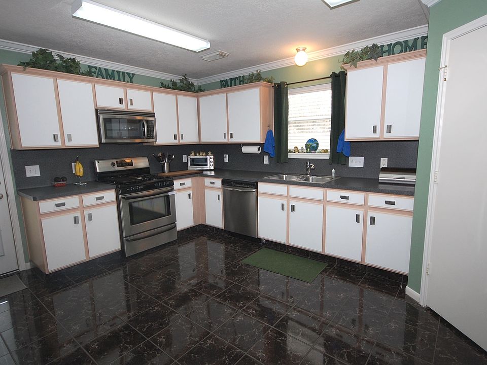 1st image of 206 Pebble Canyon Ln