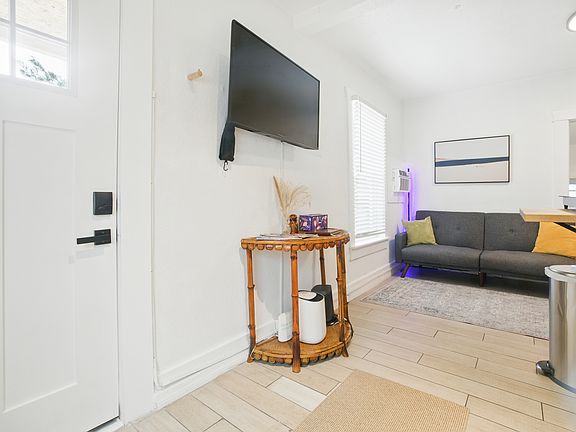 2nd image of 714 Grove St N APT 1