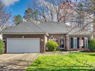13621 Edgetree Dr, Pineville, NC 28134
