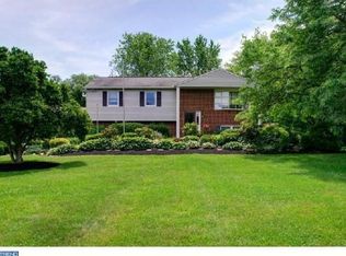 69 Country Ln, Pottstown, PA 19465