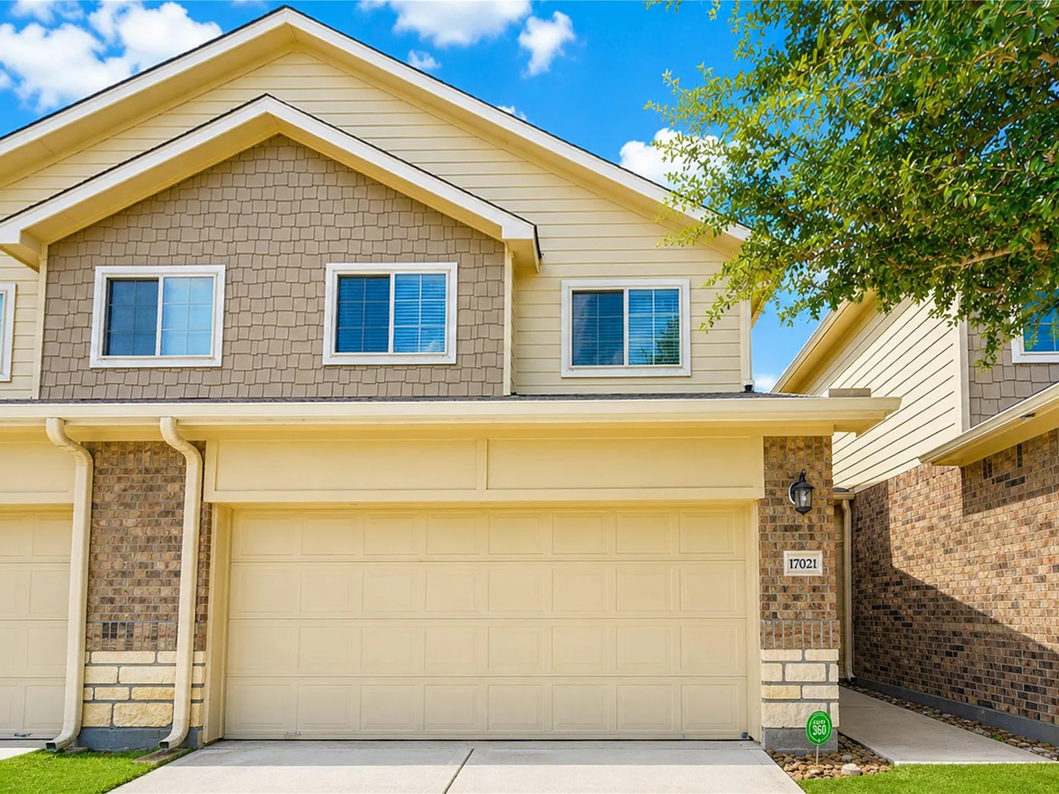 3 bed, 2.5 bath, 1820 sqft, $2,095 — Photo 4