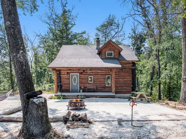 7759 E 88th St, Howard City, MI 49329