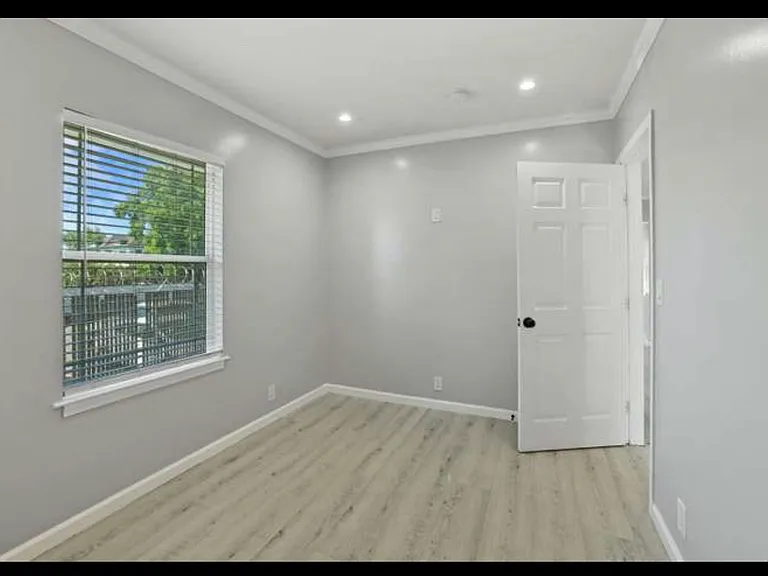 830 N Sierra Nevada St — Photo 6