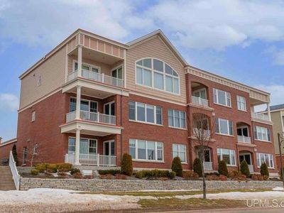 518 S Lakeshore Blvd UNIT 4G, Marquette, MI, 49855