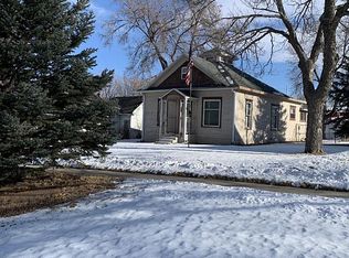 718 4th St, Crawford, NE 69339