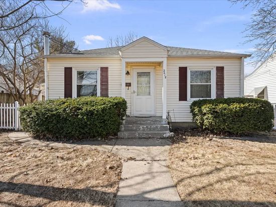 2618 Esplanade Ave, Davenport, IA 52803