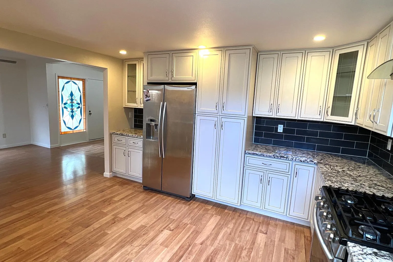3 bed, 2.5 bath, 1734 sqft, $3,400 — Photo 4