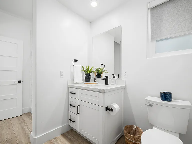 3008 1/2 W Balboa Blvd — Photo 42
