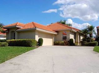 1107 Shoreline Ln, Winter Haven, FL 33884