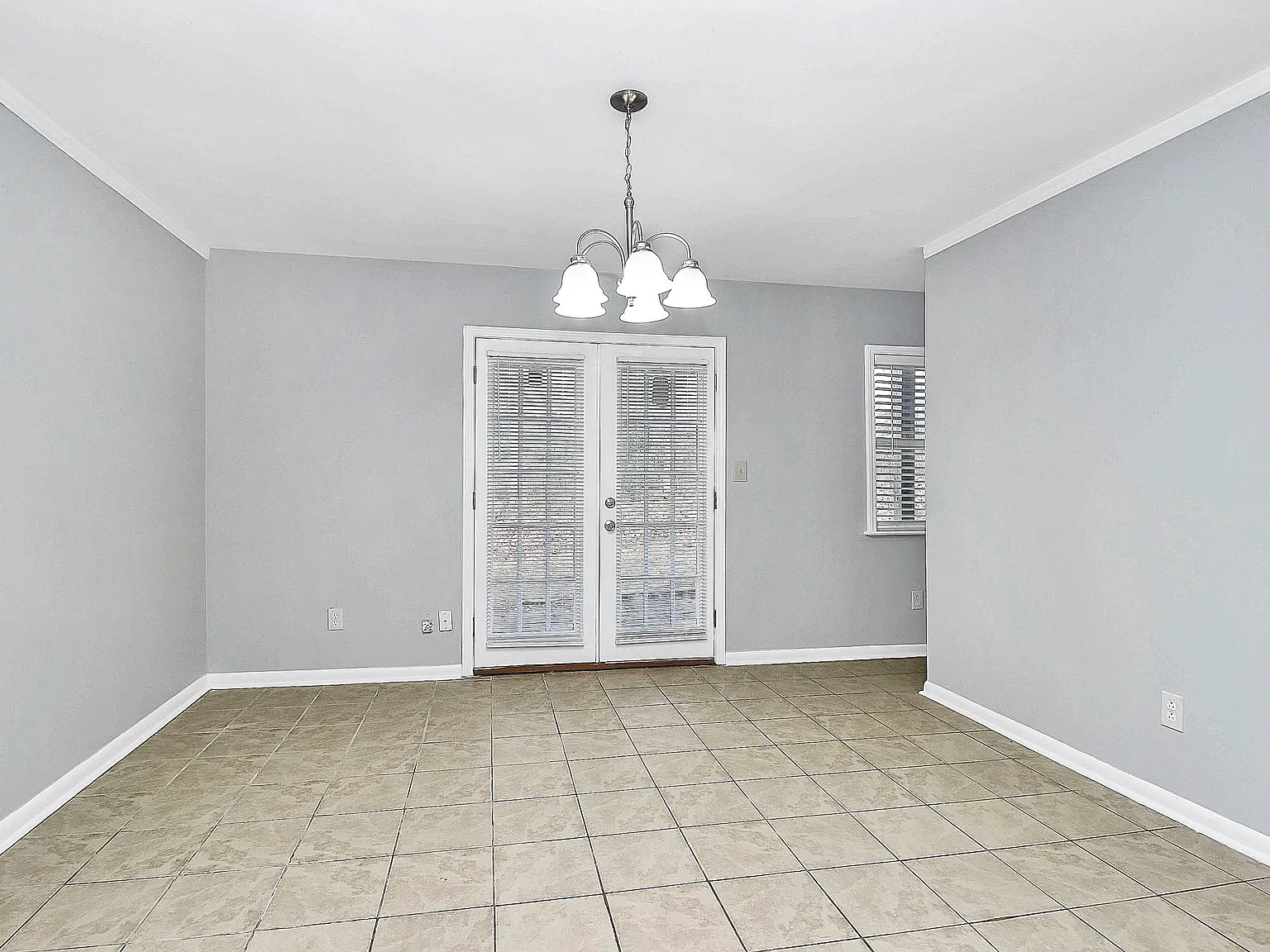 3 bed, 2.5 bath, 1454 sqft, $1,700 — Photo 3