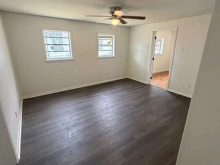 2123 Maple St — Photo 12