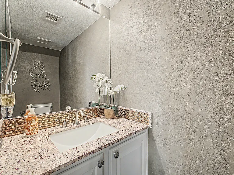 12410 N Echo Valley Dr — Photo 36