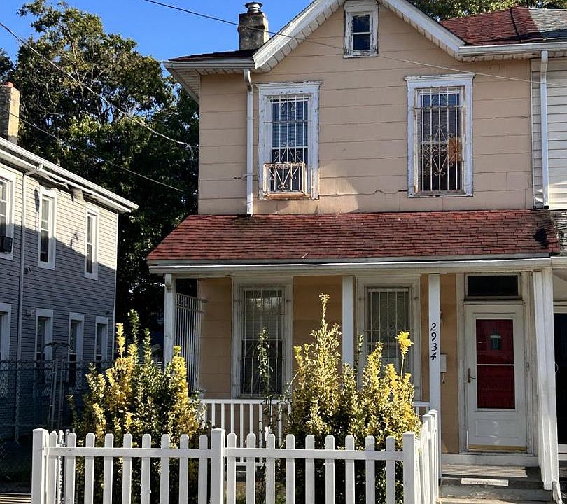 1st image of 2934 Cramer St