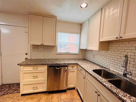 4th image of 5538 Holly St APT 311