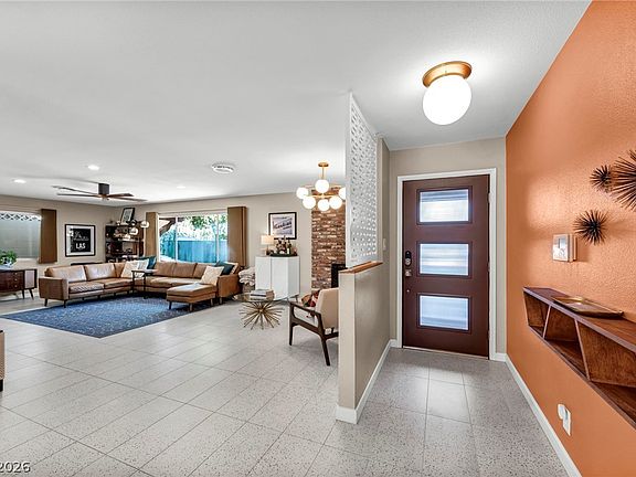 5th image of 2916 Colanthe Ave