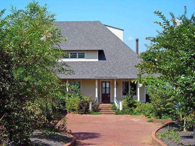 2nd image of 1121 E Wells Gate Dr