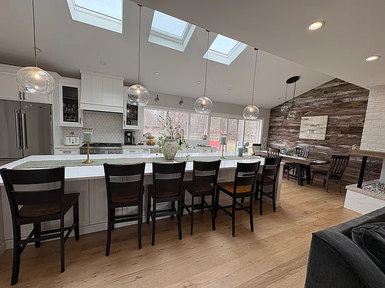 1010 Crabtree Ln — Photo 7
