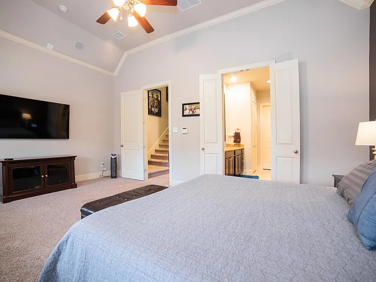 2127 Canton St — Photo 16