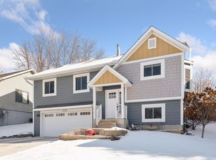 1115 Fox Run Rd, Waconia, MN 55387